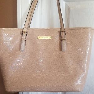 Michael kors jet set travel tote